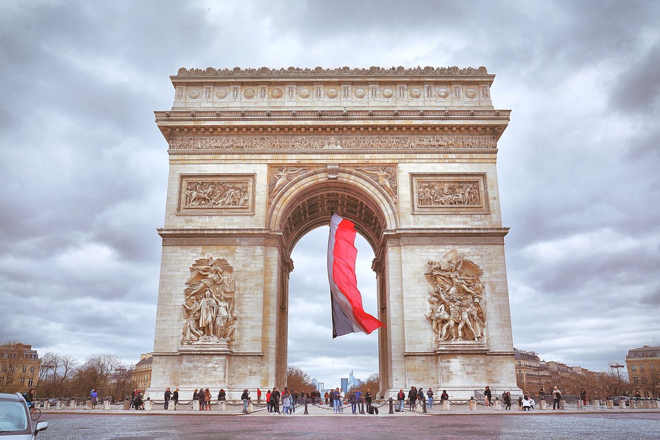parisarcdetriomphe - Say bonne anniversaire to the Arc de Triomphe. [ATTDT]